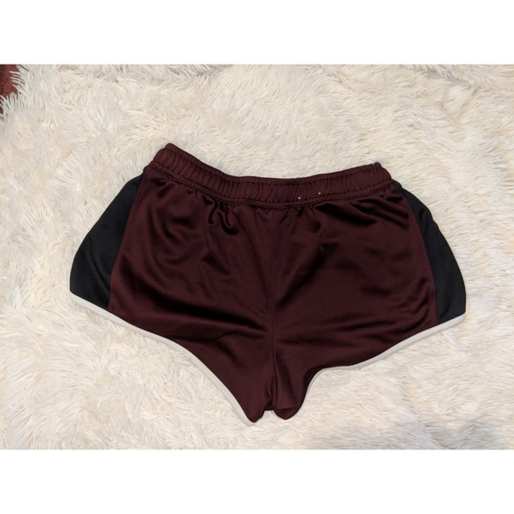 ‼️SOLD‼️Maroon Shorts - Picture 3 of 3